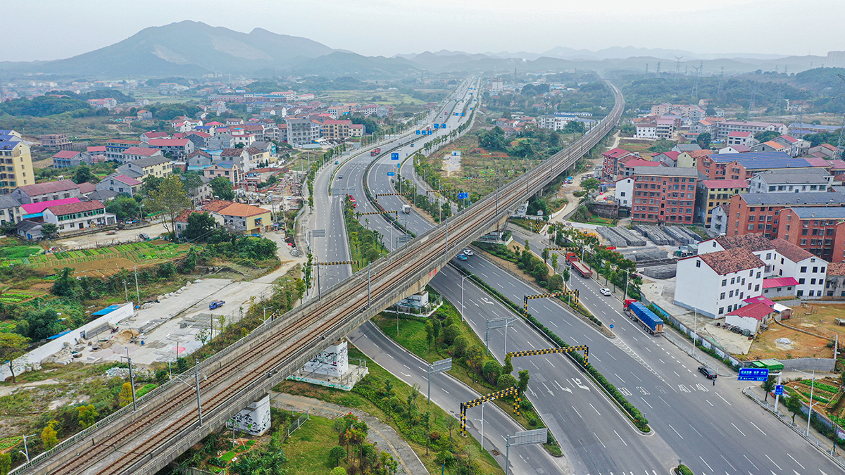 過鐵路橋段2.jpg